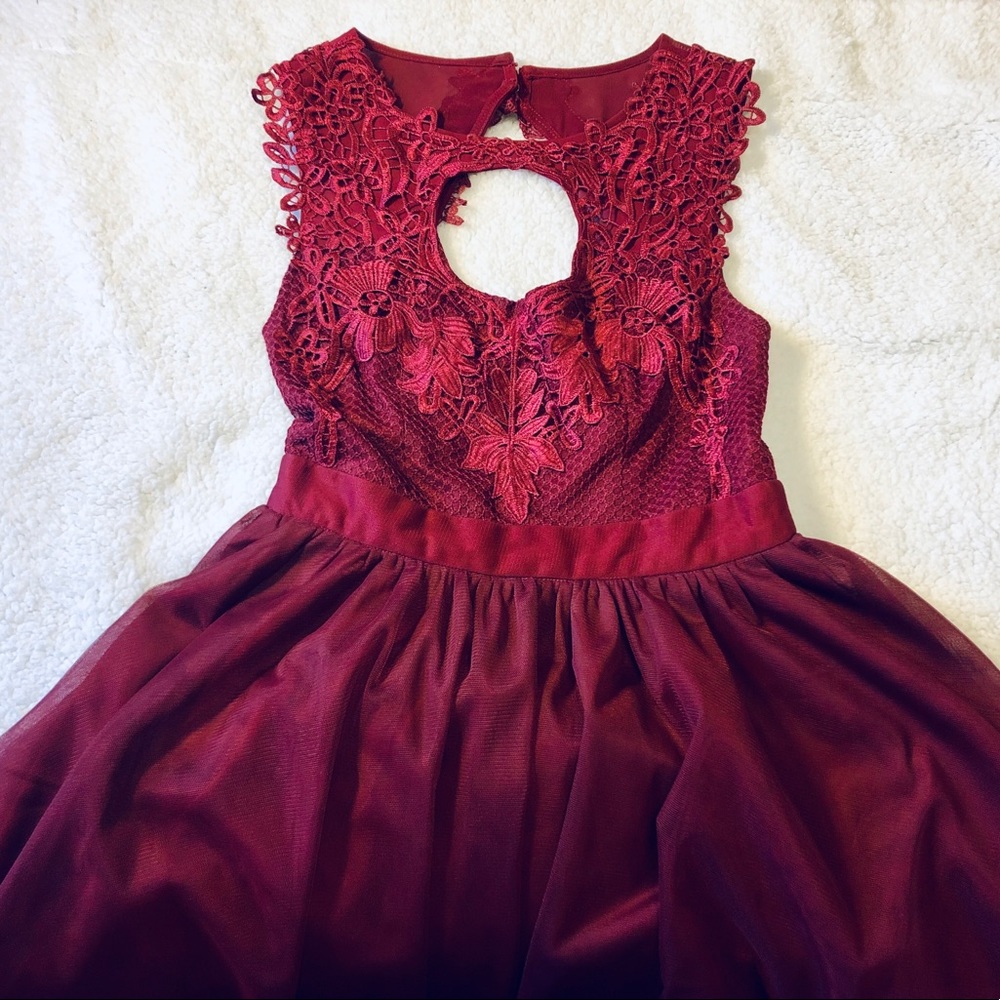 windsor burgundy formal dress